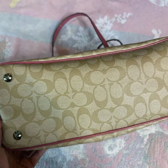 Coach Peyton Bag - Picture 5 of 7